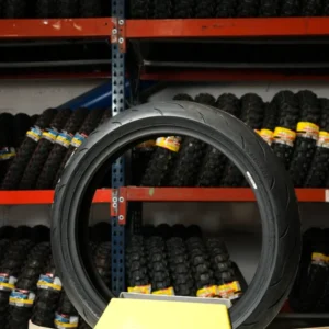 GOMA DUNLOP DE CALLE · TRASERA